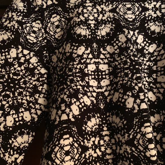 Black and white crop sweater - Picture 2 of 2